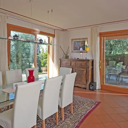 Delia Villa Gardone Riviera
